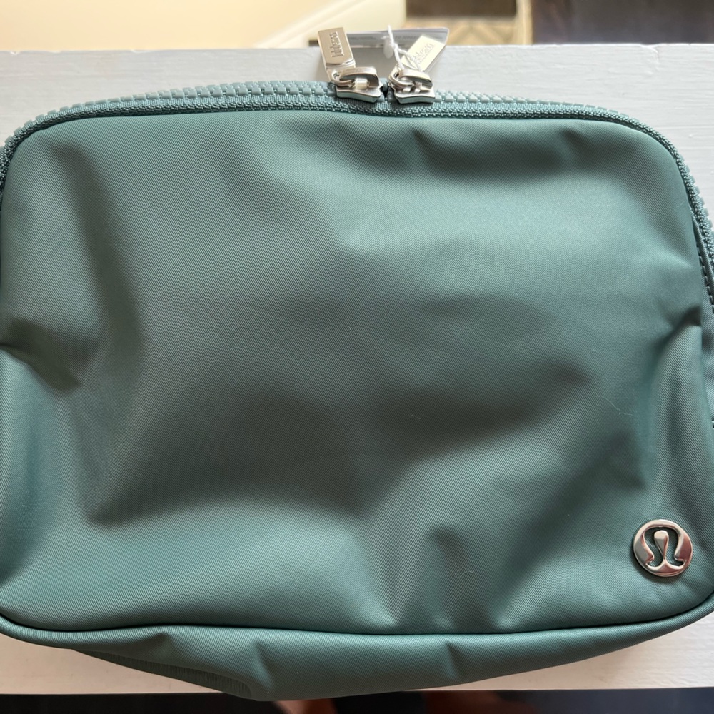 NWT Lululemon Everywhere Belt Bag Large. Tidewater Teal, perfect condition